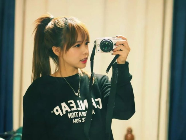 cameragirl2